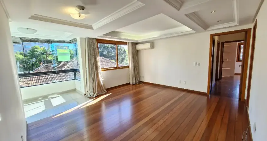 Apartamento de 3 Dormitórios com Sacada e Churrasqueira no Coração do Petrópolis!