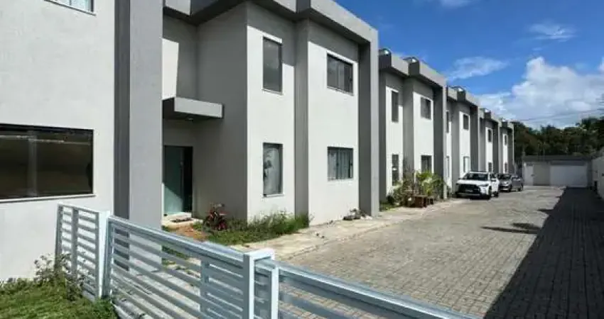 Casa com 4 quartos para alugar na Rua Sucupió, Abrantes, Camaçari
