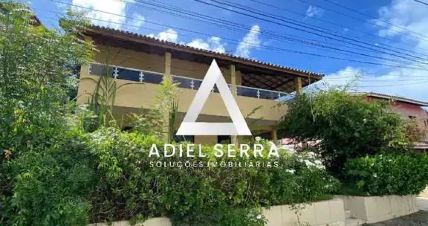 Vila de Abrantes - 250m² total - 4 quartos sendo 3 suítes - Piscina - Área de serviço - Varandão - Escritório - 2 vagas