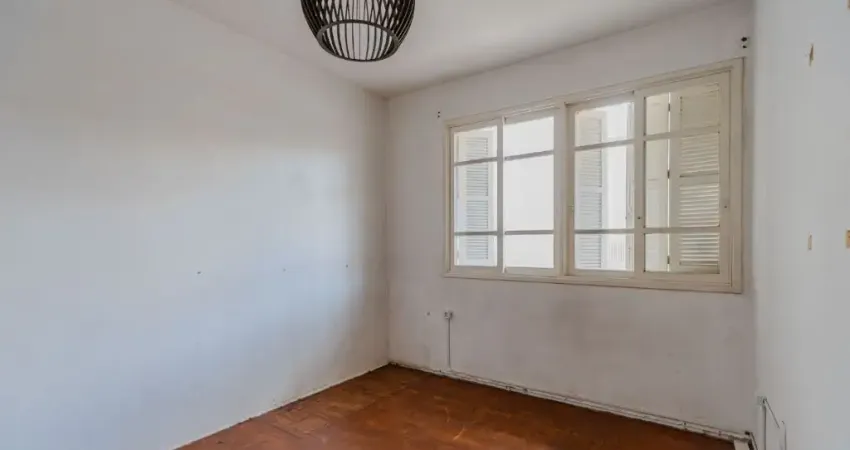 Ótimo apartamento 1 dormitório amplo com sadadão bem localizado