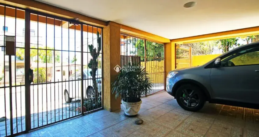 2 Dormitórios e Garagem Escriturada no Cristo Redentor – Ideal para Personalizar