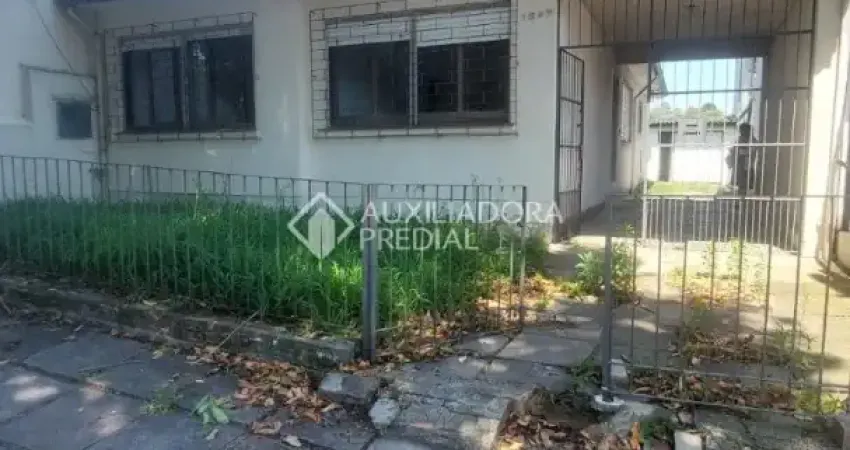 Imóvel para house-flip rua benno mentz, 1283, na vila ipiranga, o imóvel está em uma região residencial extremamente valorizada, com ruas arborizadas, ambiente familiar e excelente infraestrutura urba