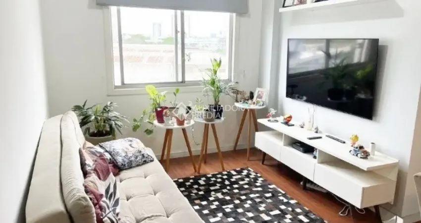 Apartamento mobiliado completo, com excelente aproveitamento de espaço, oferecendo mais praticidade para quem deseja entrar e morar sem necessidade de grandes investimentos iniciais.