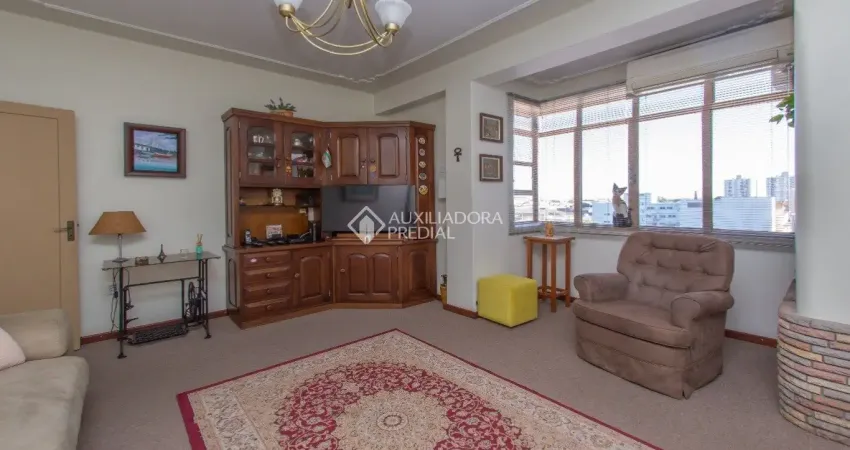 Reformado e com sacada: seu 3 dormitórios com inovações no condomínio!