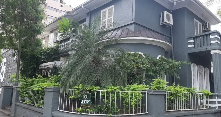 Linda casa de alvenaria: 3 dormitórios, 173m² e terreno de esquina na quintino bocaiúva!