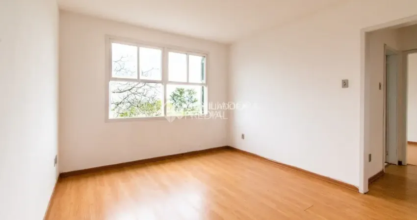 Apartamento com 3 dormitórios com 2 vagas no bairro Alto Teresópolis em POA/RS para comprar
