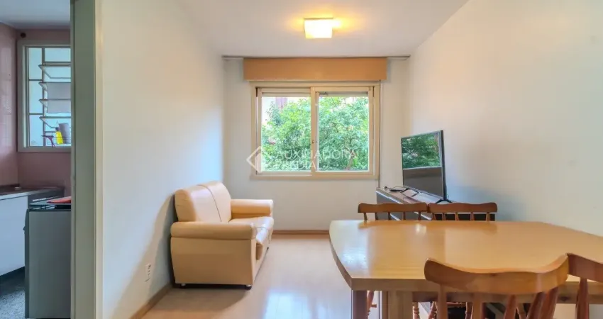 Apartamento reformado de 2 dormitórios no bairro Vila Ipiranga