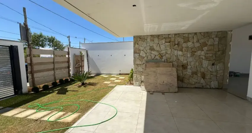 Casa luxuosa e bem localizada a venda no bairro Bosque da Figueira em Governador Valadares/MG