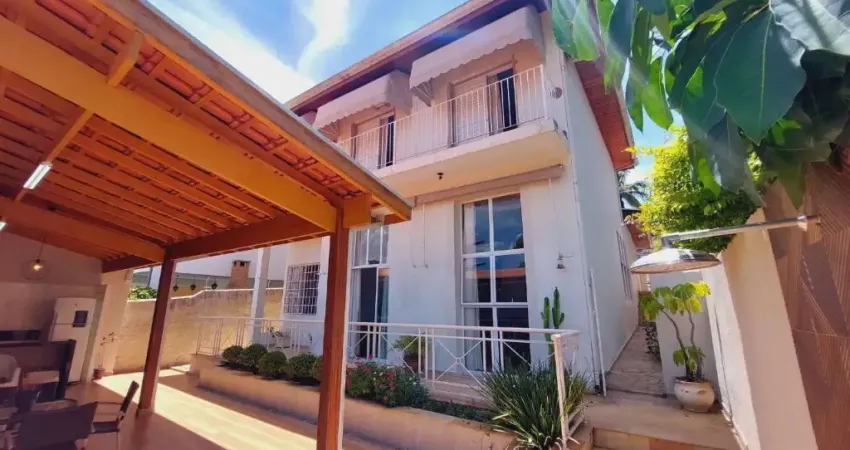 Casa com 3 dormitórios e área gourmet no Jardim Esplanada  - Venda