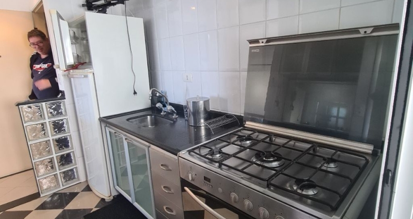 Lindo apartamento, espaçoso e aconchegante:  - 1 dormitório , sendo 1 suíte - Living ampliado