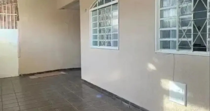 Casa no Guamá muito bem localizada