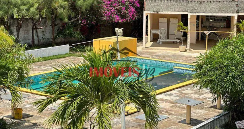 Casa em condomínio fechado em carapibus com 4 quartos sendo 2 suítes.