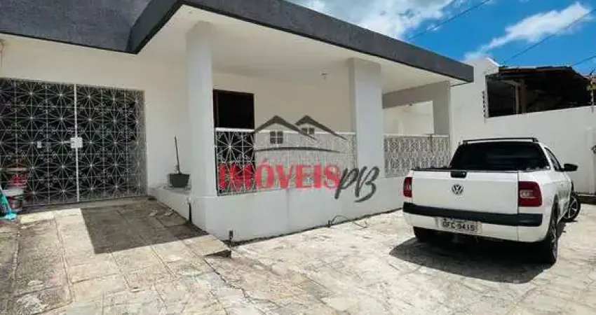 Espetacular casa no altiplano nobre com 04 quartos /01 suíte e closet.