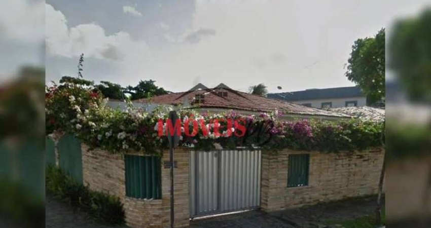 Casa no Cristo com 03 quartos sendo 01 suíte e 02 salas