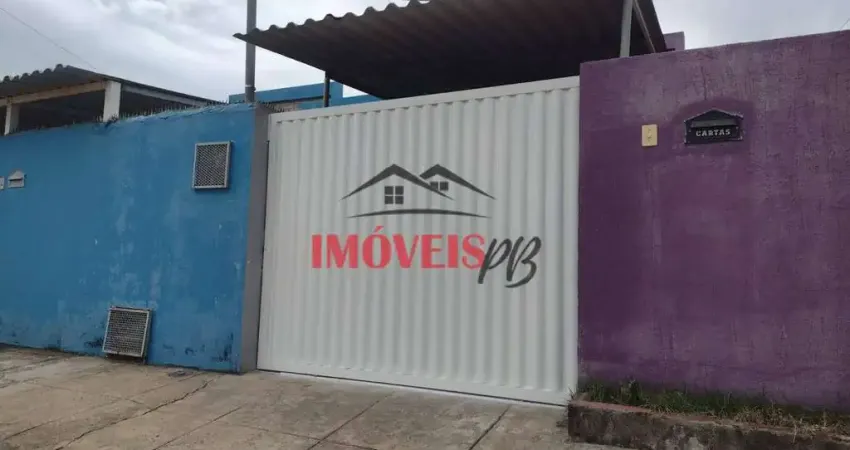Casa próximo as comércios locais a 1km do mar, a 15 metros da PB008
