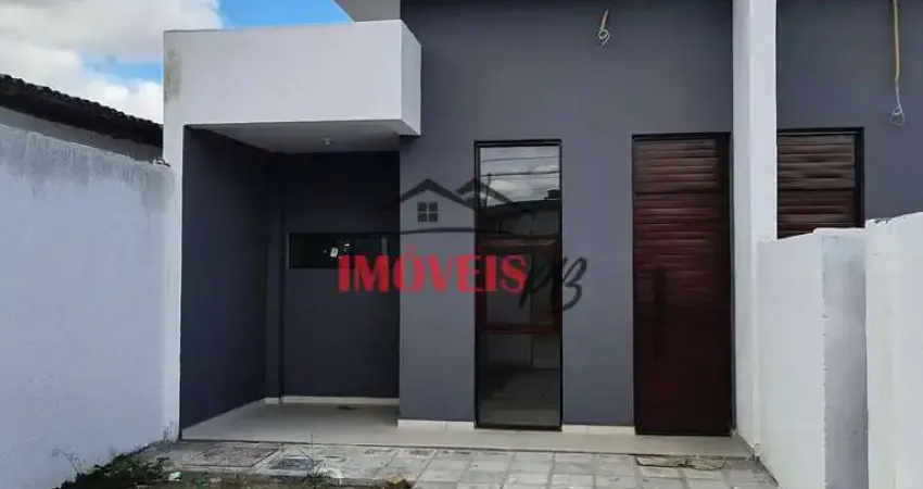 Casa com 2 quartos no Valentina com ótima localização