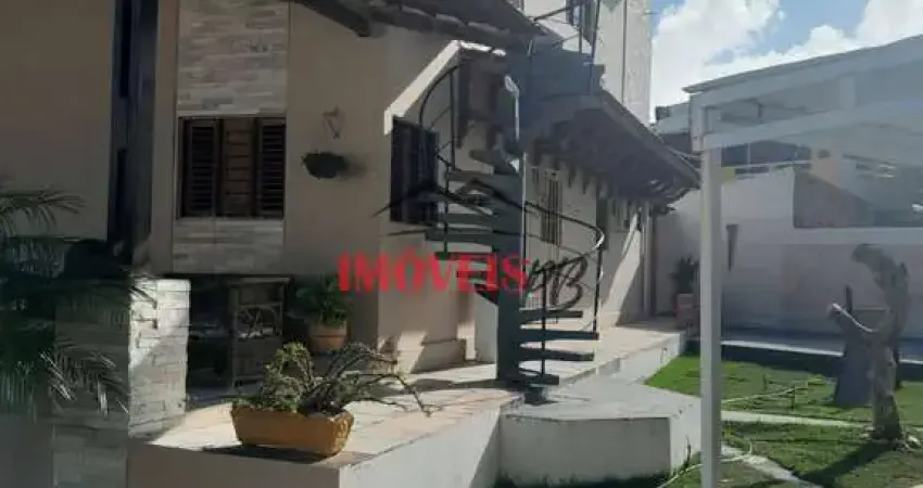 Casa 1º andar em Tabatinga I a 300 m da praia com 5 suítes