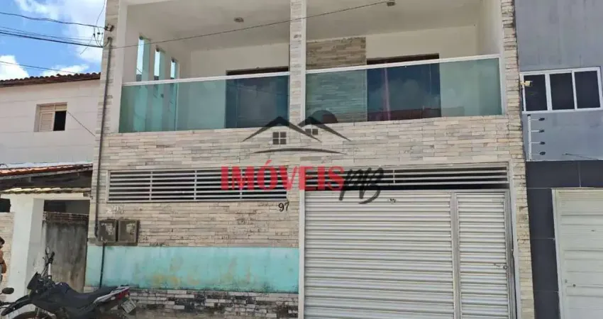 Casa no bairro do valentina com ótima localização com 3 quartos