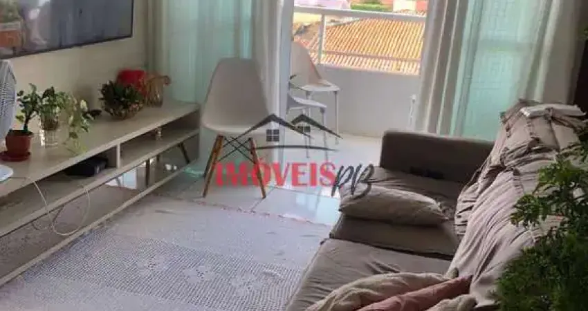 Apartamento nos bancários, com ótima localização, com moveis planejados.