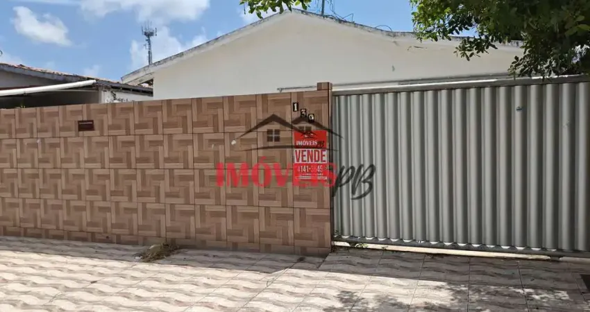 Casa em excelente localização no valentina 3 quartos sendo 1 suíte