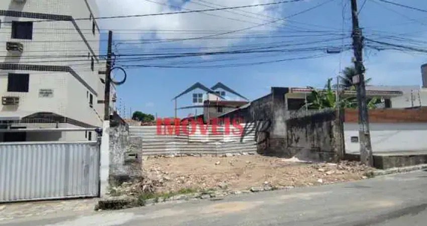 Terreno nos Bancários com ótima localização com as laterais muradas