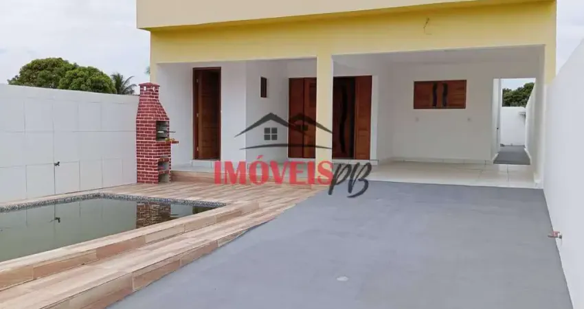 Casa com piscina e otima localidade no Village a 5 minutos da praia.