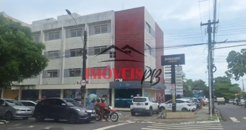 Sala comercial bem localizada com 35M² com elevador no prédio.