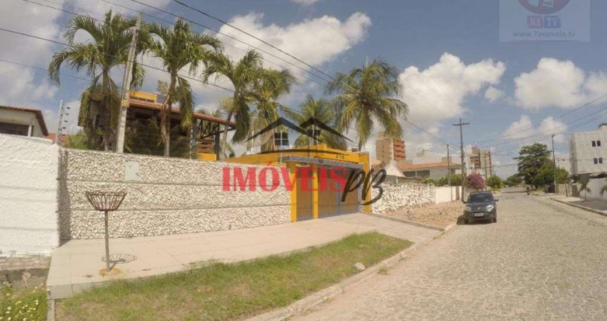 casa no Bessa a 250 metros da praia.