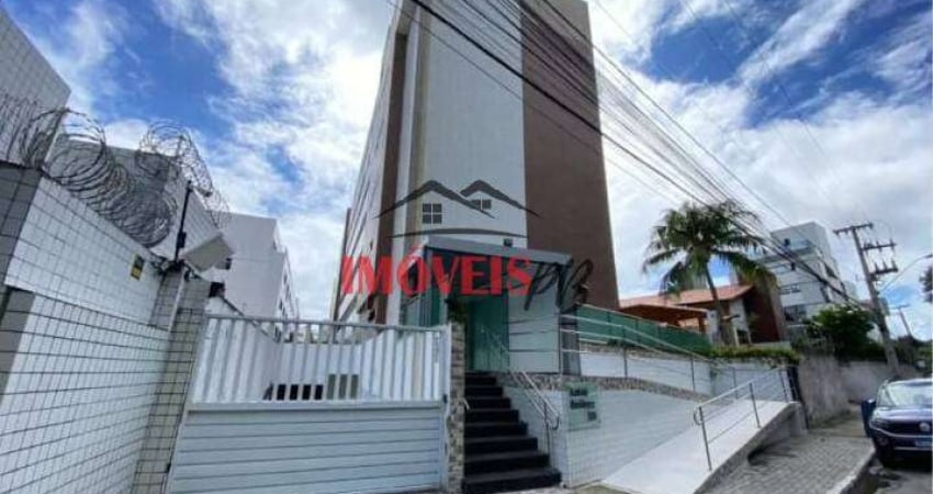 Apartamento bem localizado no Cabo Branco a 200 metros da praia.