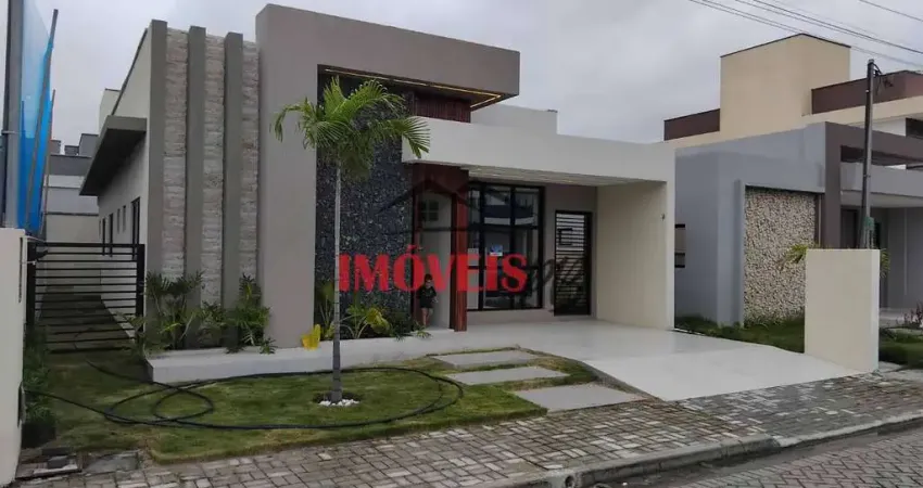 Casa de alto padrão disponível para venda e pronta pra morar em condomínio.