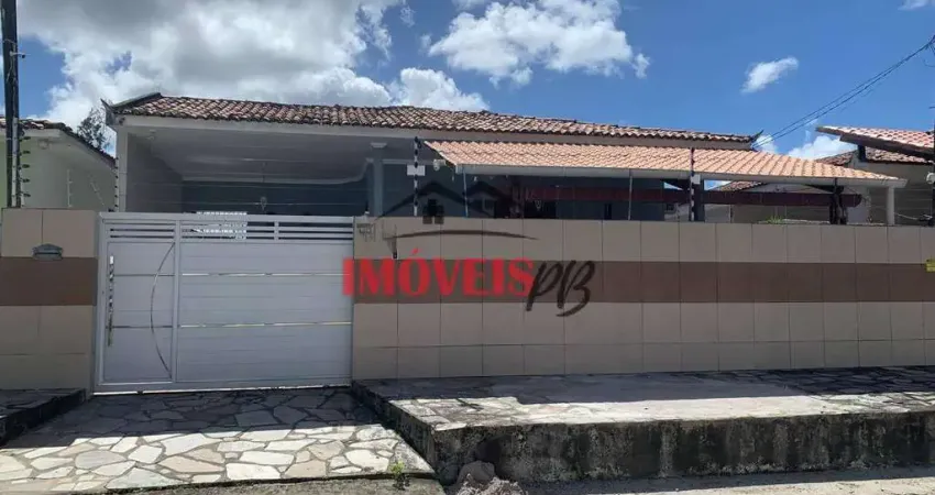 Casa solta no josé américo com 3 quartos sendo 1 suíte, super arejada.