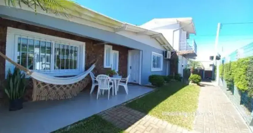 Casa com 4 quartos para alugar na Avenida Santa Rosa, 391, Centro, Imbé