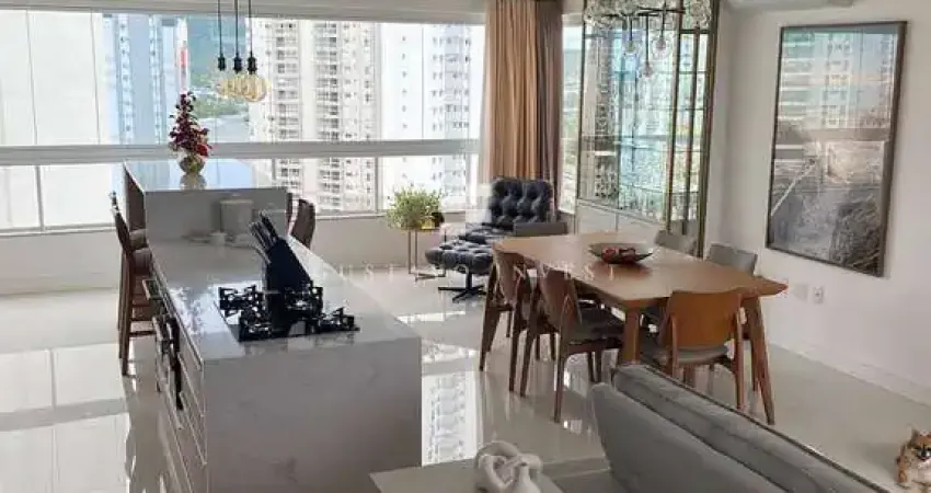 Apartamento à venda 4 Suítes, 2 vagas de garagem, Centro, Balneário Camboriú, SC - Royal Garden Res