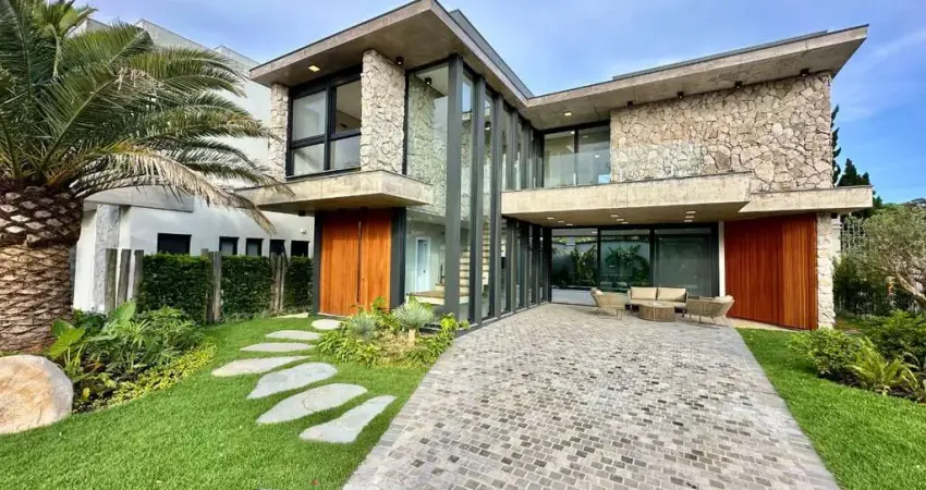 Casa em condomínio fechado com 4 quartos à venda na Avenida Interbalneários, 436, Condomínio Porto Coronado, Xangri-Lá