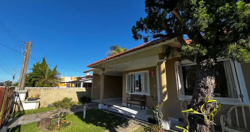 Casa com 3 quartos à venda na Rua Andira, 595, Zona Norte, Capão da Canoa