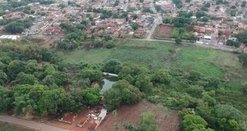Área de 2.585 m² entre a Av. Rio Verde e o Anel Viário.