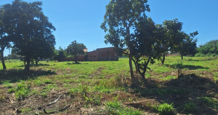Lote em frente o Jardins Miami em Aparecida de Goiânia.