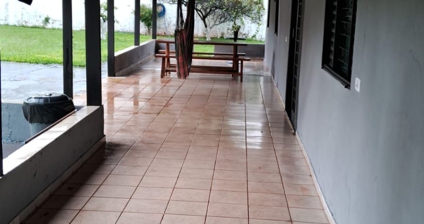 Lote grande perto do Granville, plano e bem localizado.