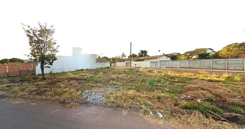 Lote cabeça de quadra em avenida no Aeroporto Sul.