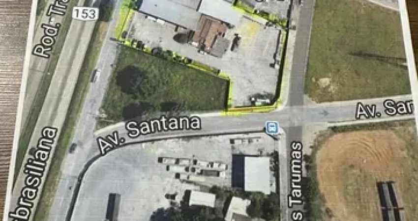 Área comercial com galpão na BR-153, esquina com Av. Santana.