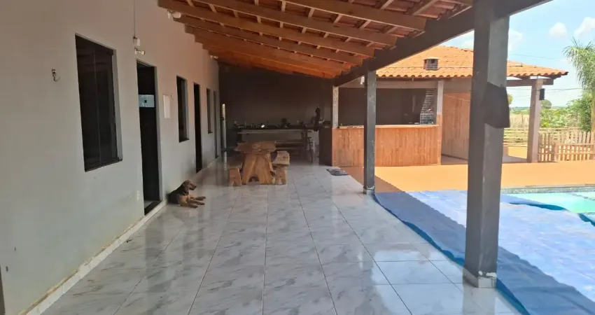 Chácara com casa recém construída em condomínio a 35 minutos de goiânia, na beira do rio dos bois.