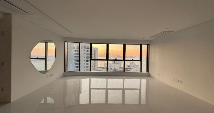 Apartamento com 4 quartos para alugar na Avenida Normando Tedesco, 1400, Centro, Balneário Camboriú