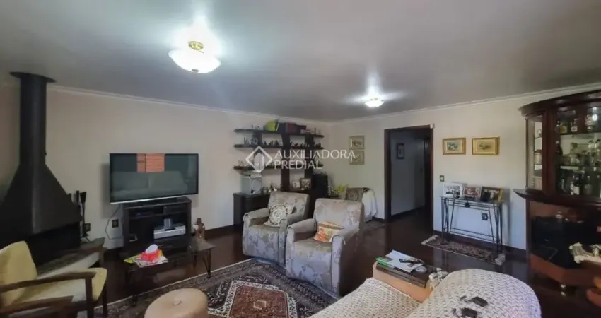 Casa 2 andares individualizadas de 5 dor ,2 suítes garagem para 3 carros