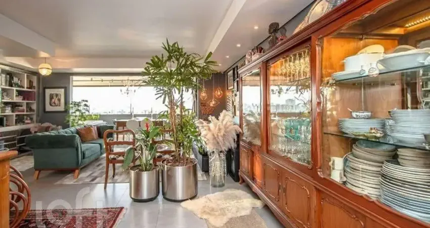 Apartamento à venda em Menino Deus com 103 m², 3 quartos, 1 suíte, 1 vaga