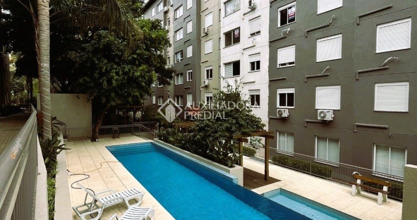 Apartamento de 2 dormitórios e vaga escriturada - Próximo a José de Alencar