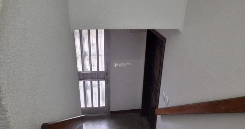 No bairro Partenon. excelente 2 dormitórios com vaga fechada e área privativa de 58,00 m².