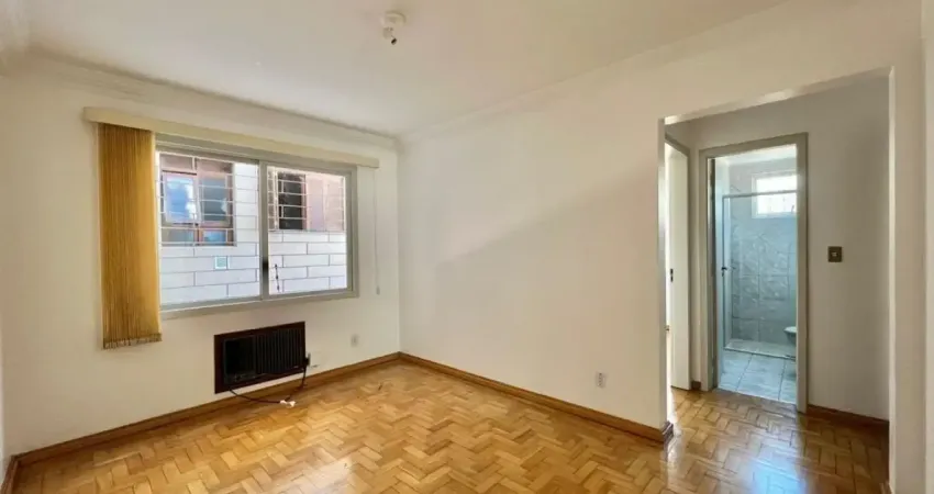 Apartamento com 2 dormitórios, reformado com box duplo no bairro santana!