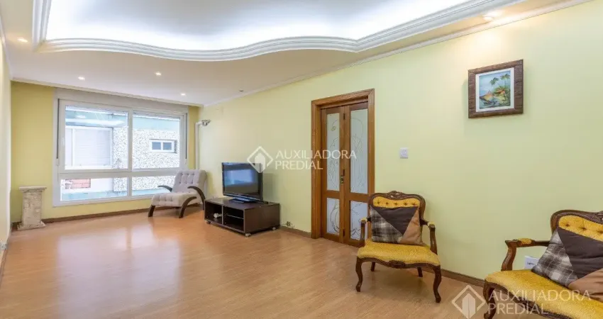 Amplo apartamento de 3 dormitórios com 1 vaga e vista privilegiada no bairro rio branco – porto alegre!