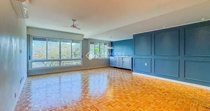 Localização premium: situado na rua joão caetano, 411, no coração do bairro três figueiras, um dos endereços mais nobres de porto alegre. em frente ao instituto ling, referência cultural e gastronôm