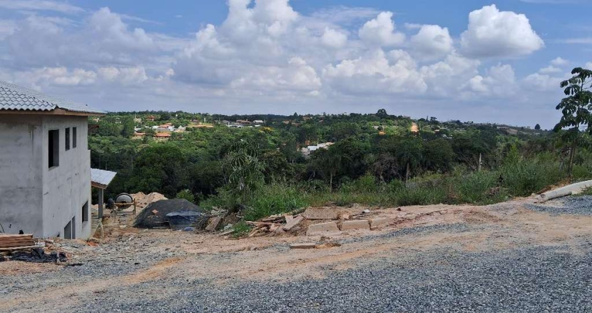 LOTE EM CONDOM&#205;NIO DE M&#201;DIO PADR&#195;O